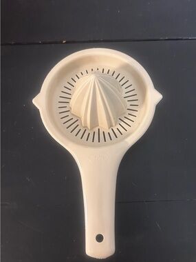Vintage Foley Plastic Handheld Citrus Juicer Reamer Strainer
